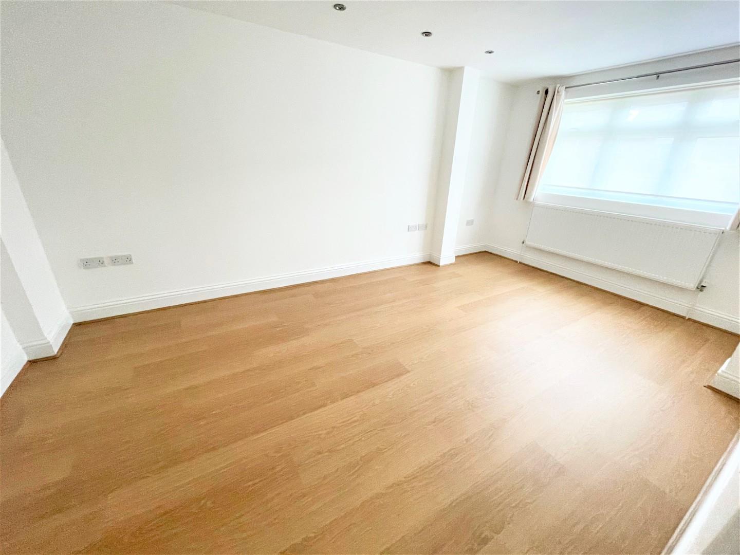 Woodcote Avenue, Mill Hill